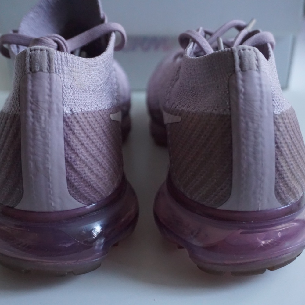 NIKE | WOMEN'S NIKE AIR VAPORMAX FLYNIT - Picture 7 of 11